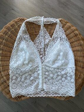 NEW Lace Bralette in White -  size M - elastic fabric